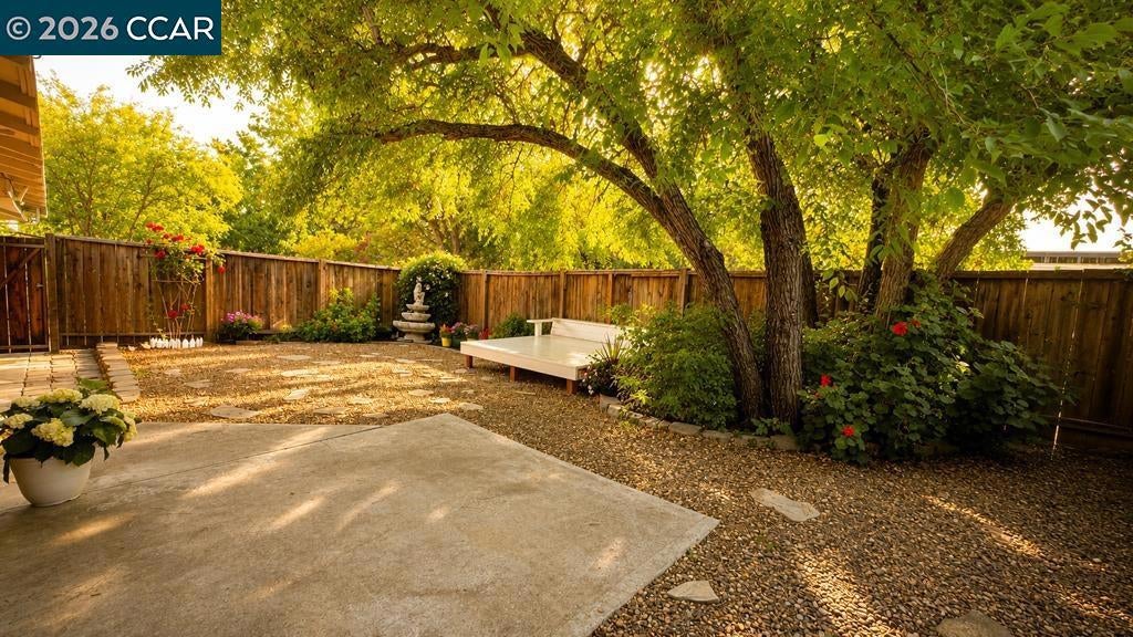 1594 Morgan Ln.