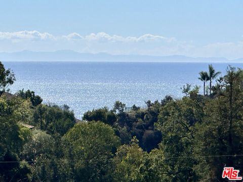 Photo of 627 N Marquette Street, Pacific Palisades, CA 90272 (MLS # 25607083)