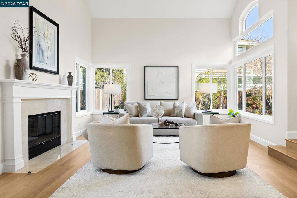 4128 4128 Camrose Ave