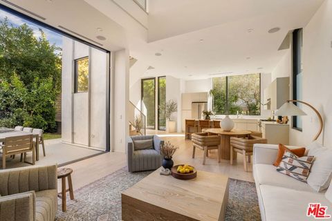 Photo of 4118 Wade Street, Los Angeles, CA 90066 (MLS # 26659875)