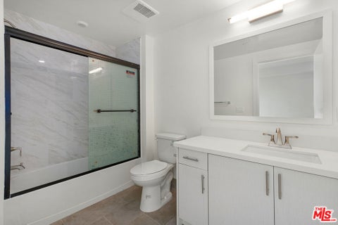 Tiny photo for 1832 S Barrington Avenue #401, Los Angeles, CA 90025 (MLS # 26873615)