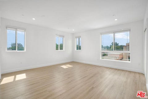 Tiny photo for 1832 S Barrington Avenue #401, Los Angeles, CA 90025 (MLS # 26873615)