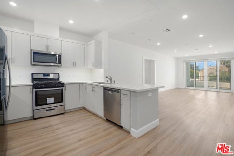 Tiny photo for 1832 S Barrington Avenue #401, Los Angeles, CA 90025 (MLS # 26873615)