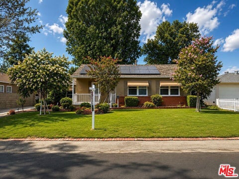 Photo of 8433 Tunney Avenue, Northridge, CA 91324 (MLS # 26105068)