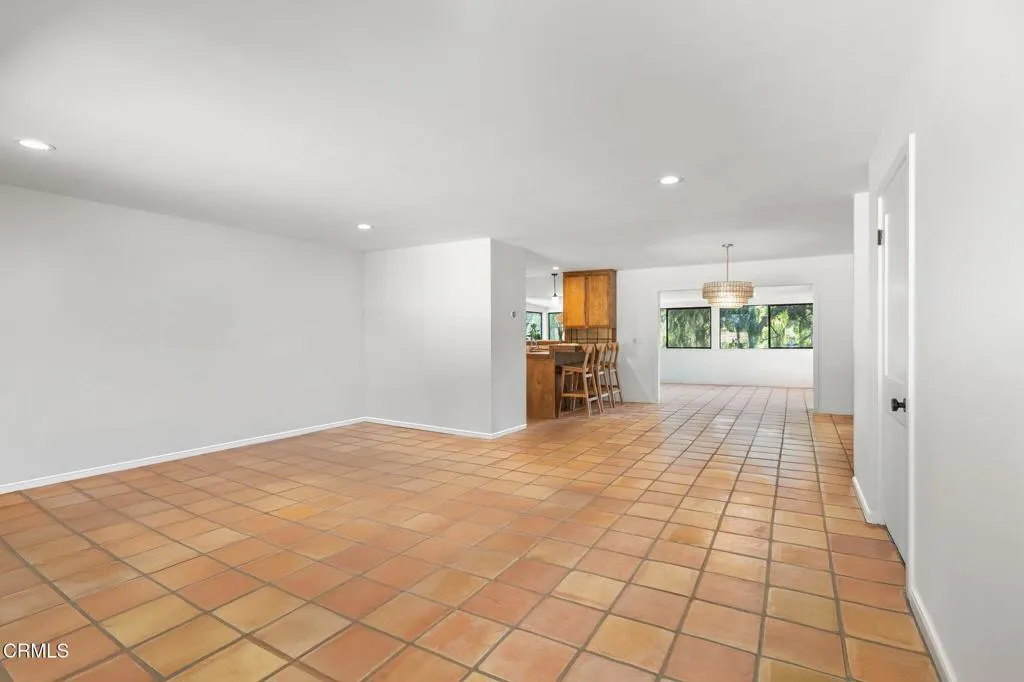 Ojai, California 93023, United States, 3 Bedrooms Bedrooms, ,3 BathroomsBathrooms,Residential,Active,174797