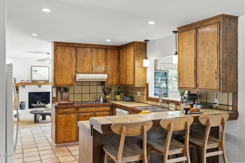 Ojai, California 93023, United States, 3 Bedrooms Bedrooms, ,3 BathroomsBathrooms,Residential,Active,174797