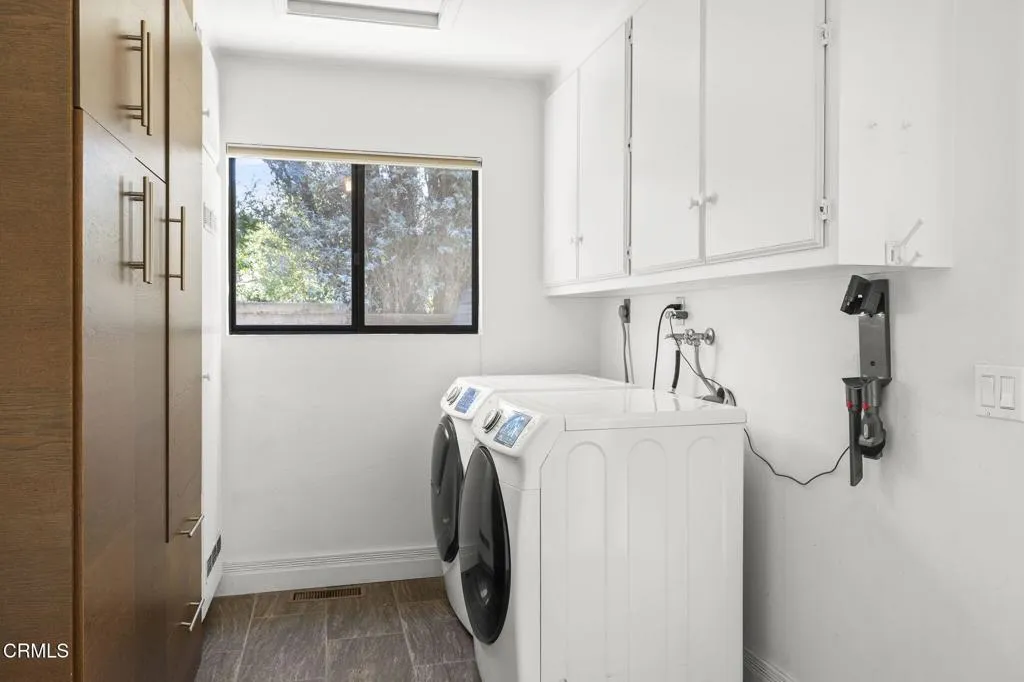 Ojai, California 93023, United States, 3 Bedrooms Bedrooms, ,3 BathroomsBathrooms,Residential,Active,174797