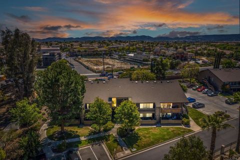 Photo of 28661 Via Las Flores #306, Murrieta, CA 92563 (MLS # PTP2602805)