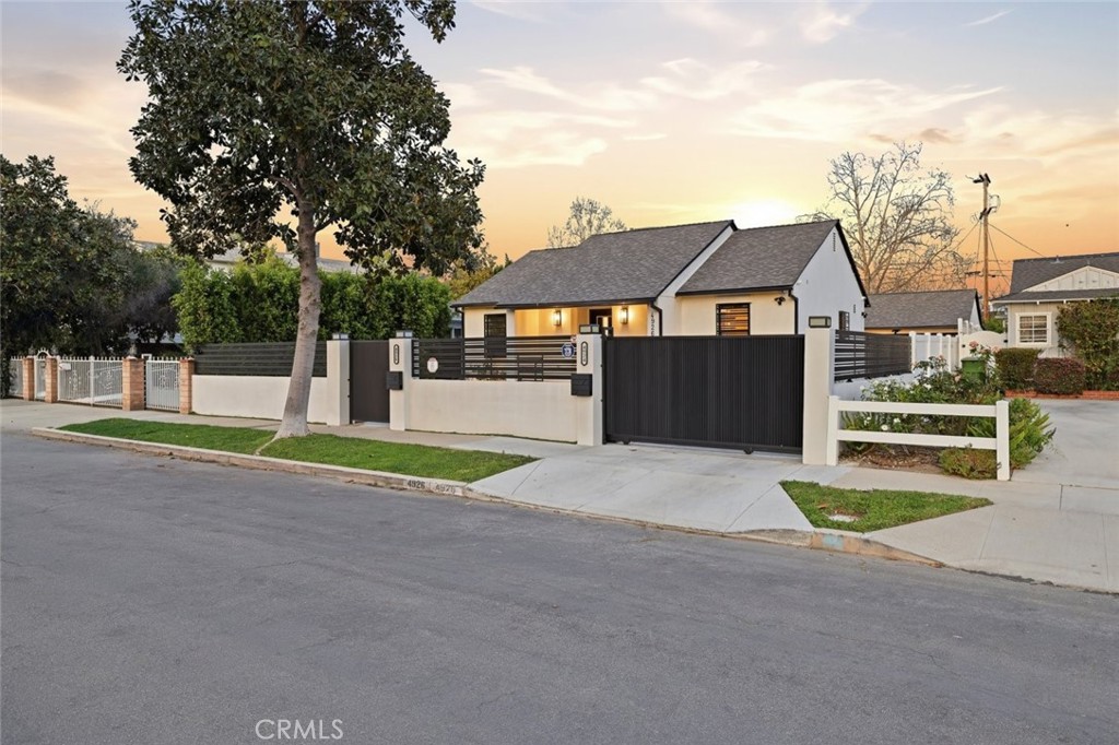 4926 Greenbush Avenue