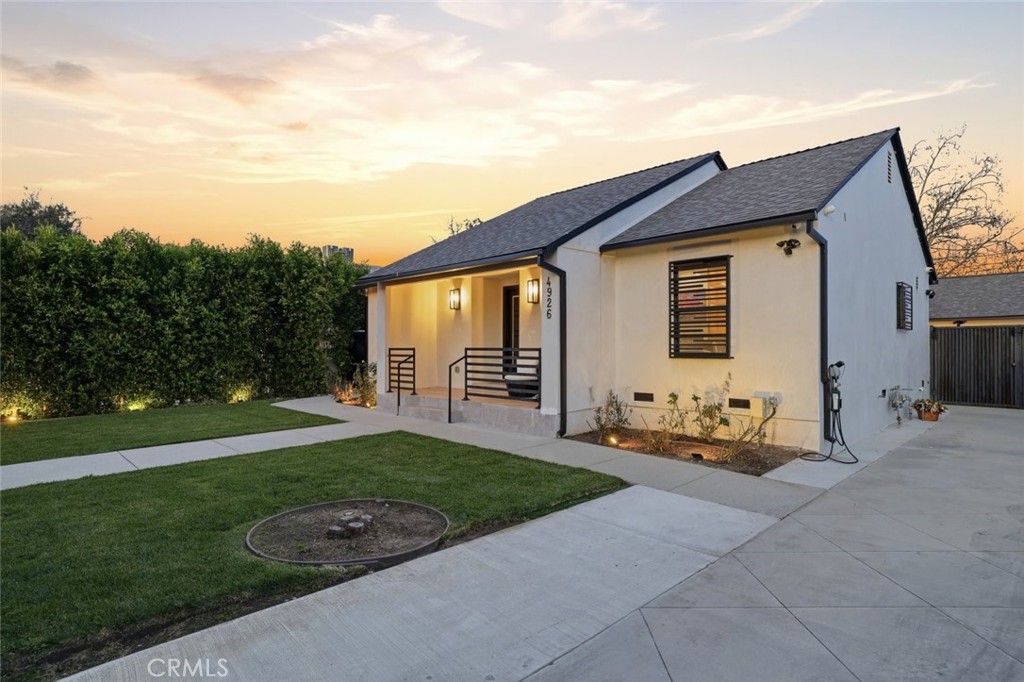 4926 Greenbush Avenue