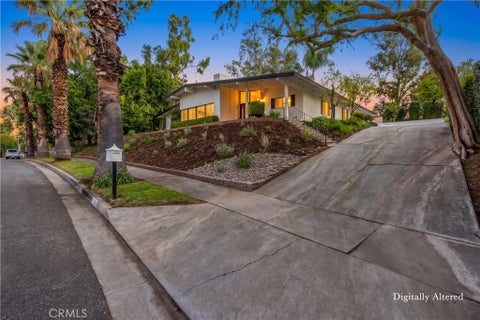 Photo of 2130 Archdale ST, Riverside, CA 92506 (MLS # IV26225709)