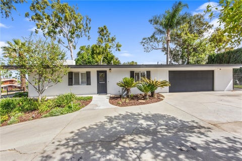 Tiny photo for 2130 Archdale ST, Riverside, CA 92506 (MLS # IV26225709)