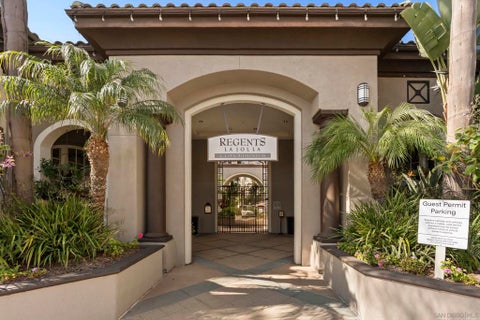 Photo of 9263 Regents Rd Rd #B204, La Jolla, CA 92037 (MLS # 260020828SD)