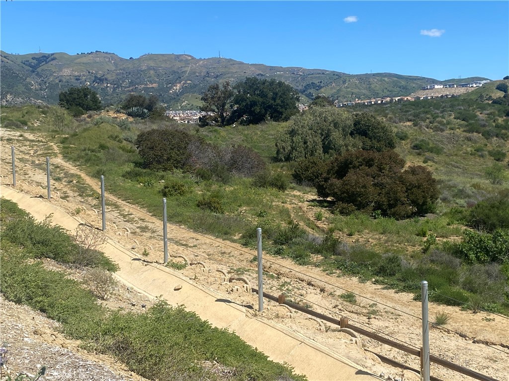 2 Coya Trail
