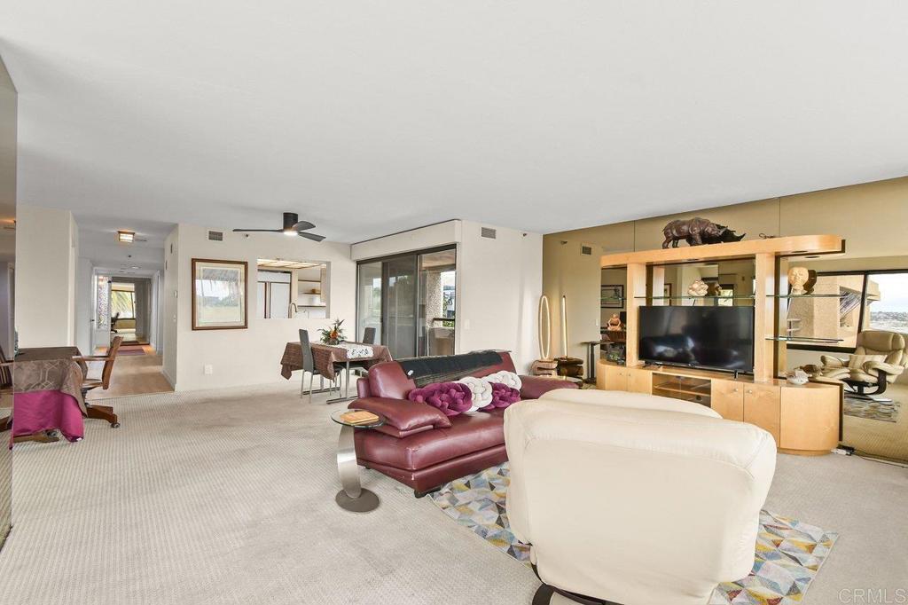 230 W Laurel Street 506
