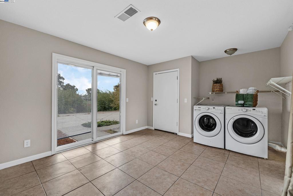 SPRINGTOWN - Residential