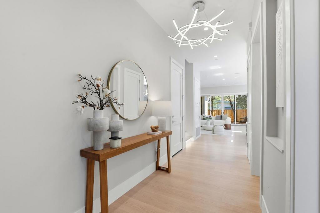 10536 S Tantau Avenue