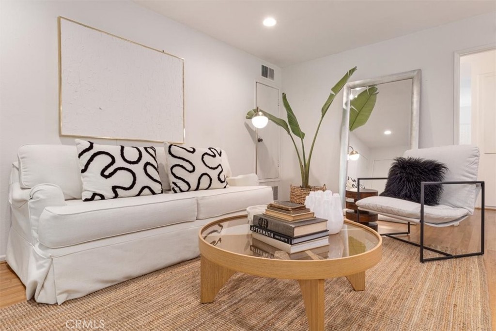 Casa Loma (CL) - Residential
