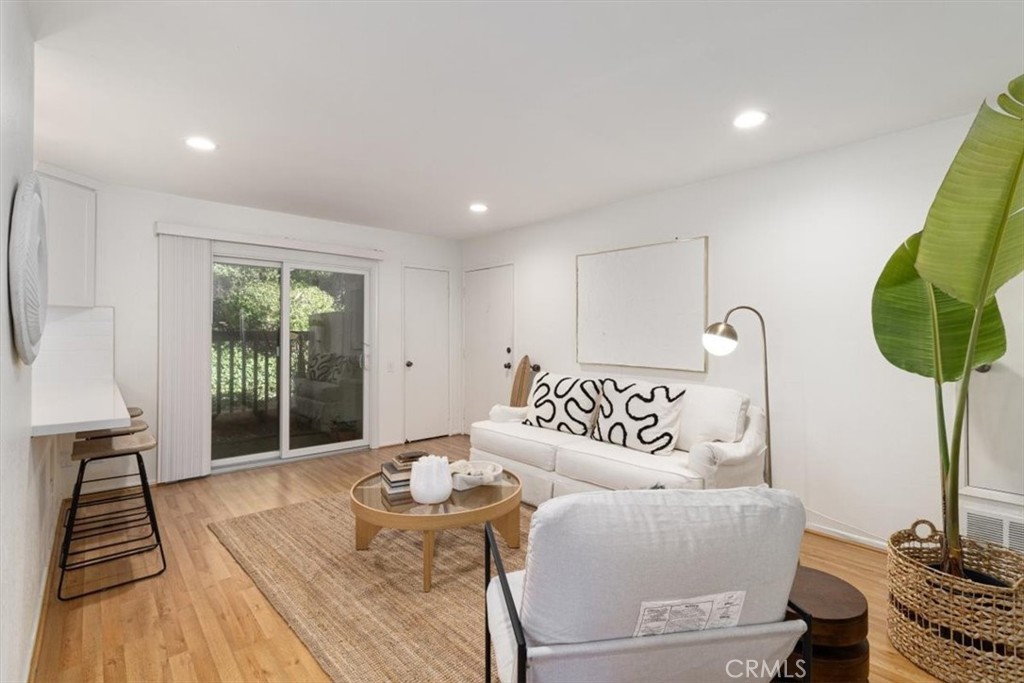 Casa Loma (CL) - Residential