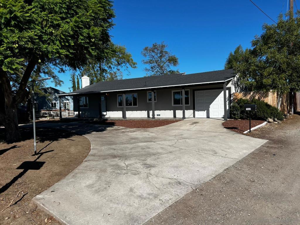 7042 San Miguel Ave
