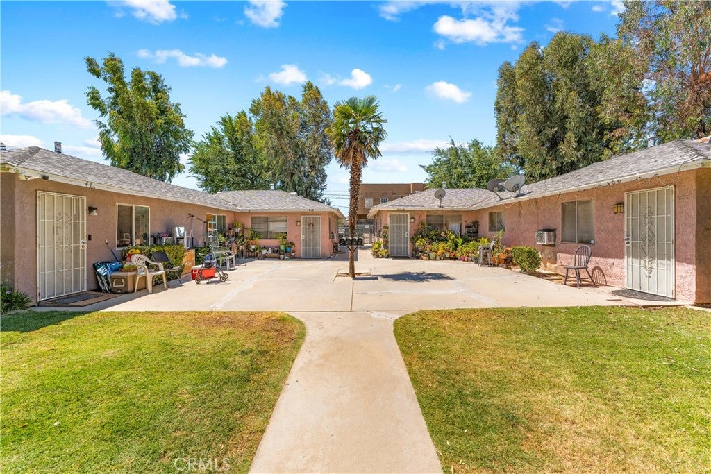 406 408 E Avenue Q7