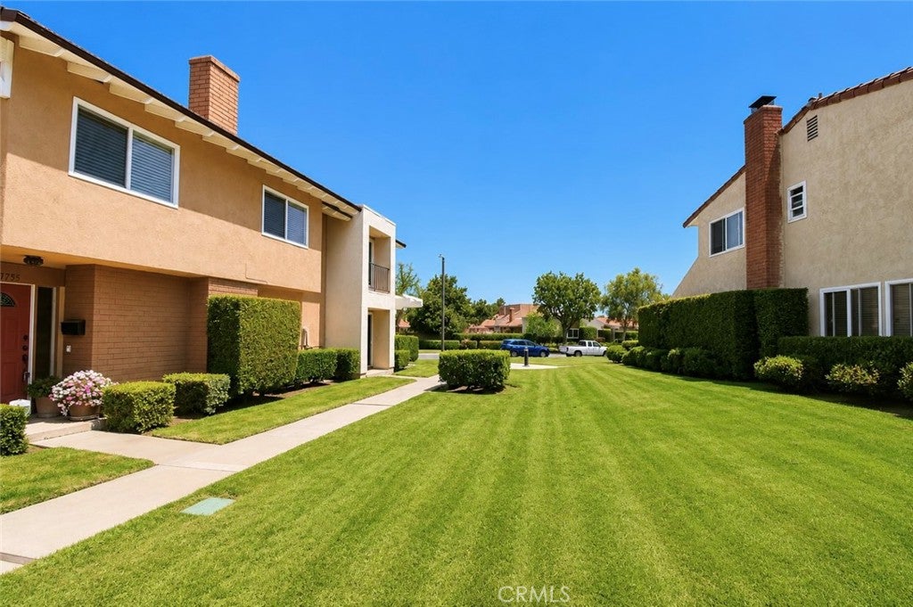 17751 La Rosa Lane