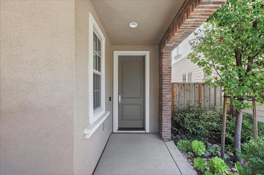 182 Melia Loop