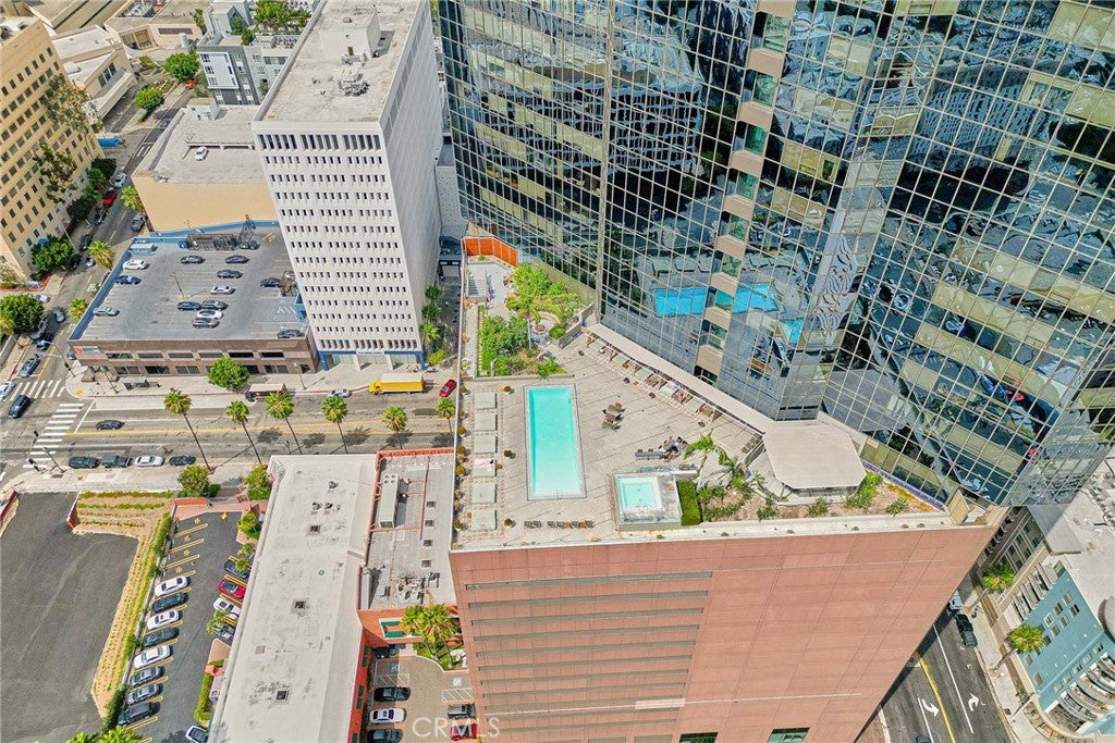 1100 Wilshire 3605