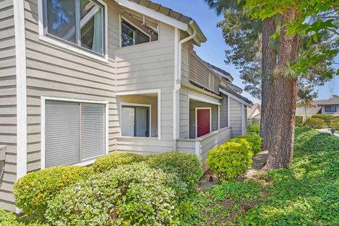1059 Shadowridge Dr 9 Vista CA 92081