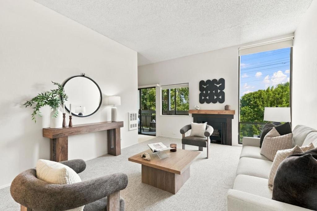 1170 Foster City Boulevard 308