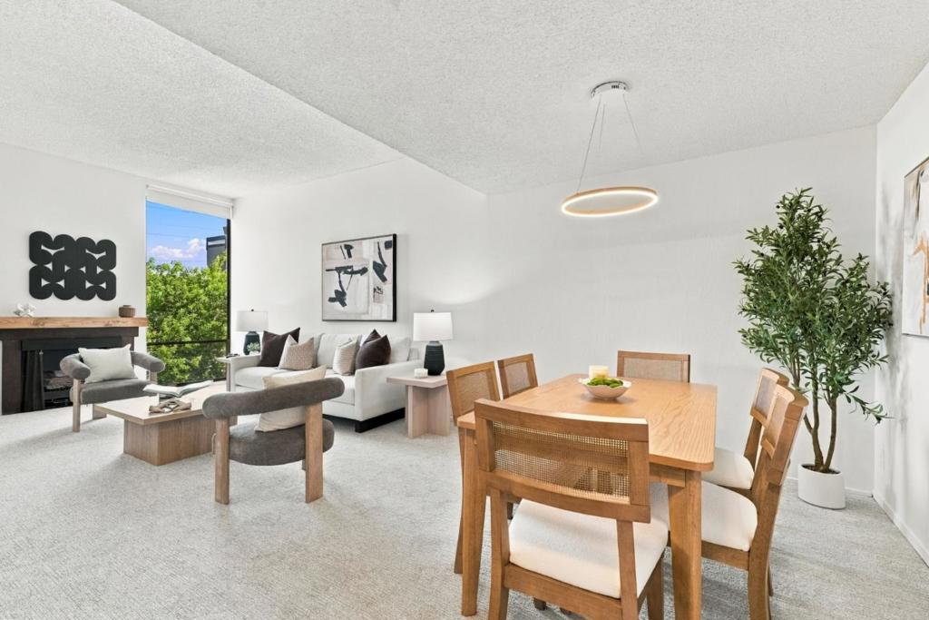 1170 Foster City Boulevard 308