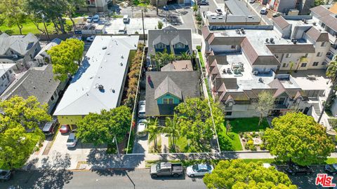 Photo of 1238 W 30th Street, Los Angeles, CA 90007 (MLS # 26767465)