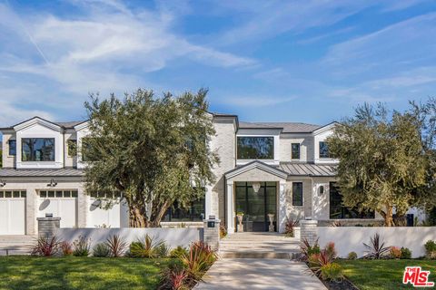 Photo of 1220 Corsica Drive, Pacific Palisades, CA 90272 (MLS # 25617739)