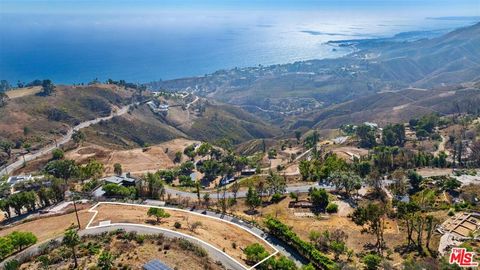 Photo of 21800 Azurelee Drive, Malibu, CA 90265 (MLS # 25598779) Photo of 21800 Azurelee Drive, Malibu, CA 90265 (MLS # 25598779)
