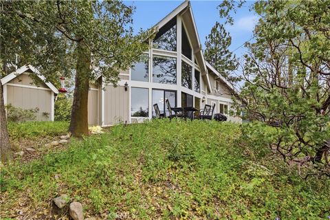 Photo of 1170 Klondike DR, Lake Arrowhead, CA 92352 (MLS # OC26113306)