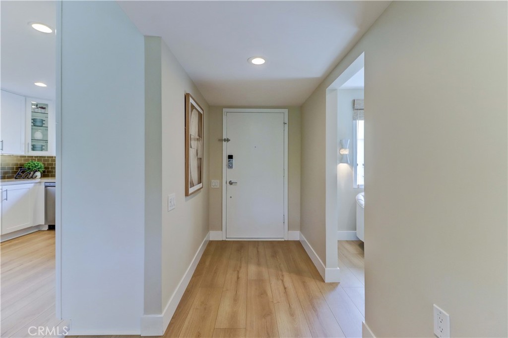 5469 Paseo Del Lago E B