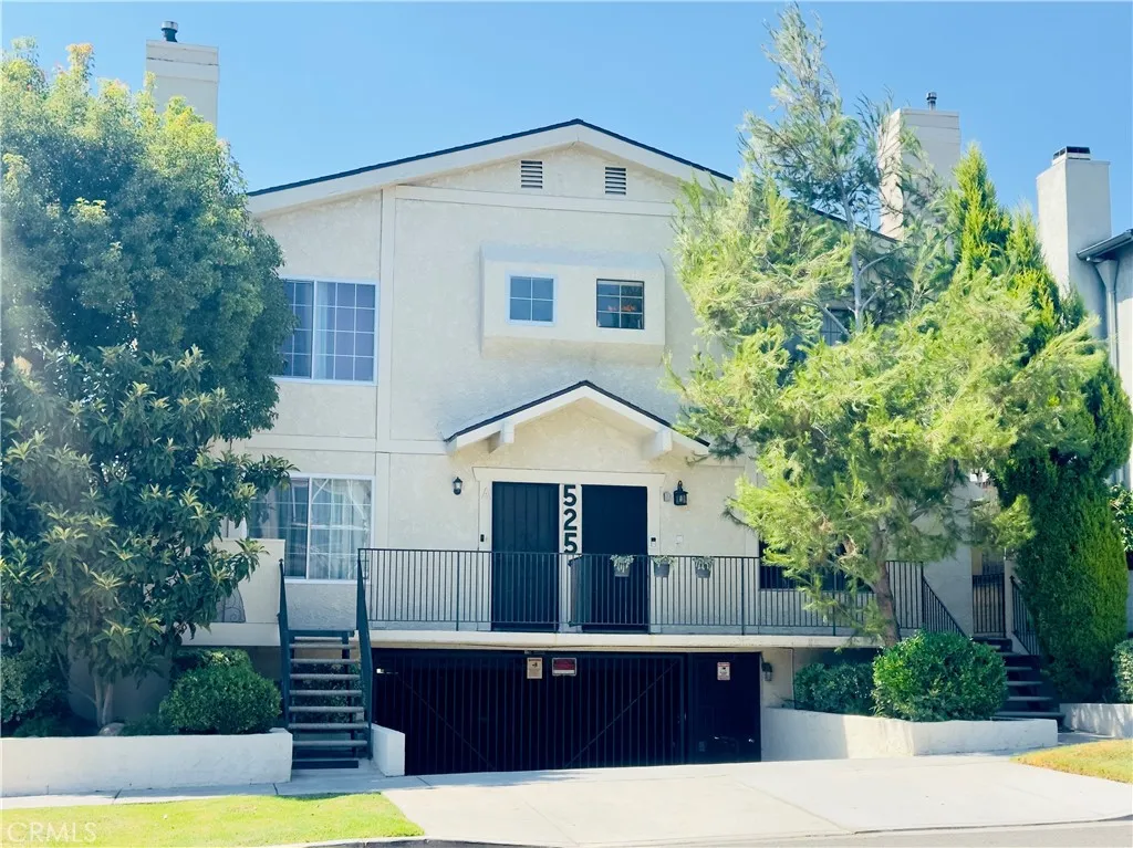 Burbank, California 91501, United States, 2 Bedrooms Bedrooms, ,3 BathroomsBathrooms,Residential,Pending,181473