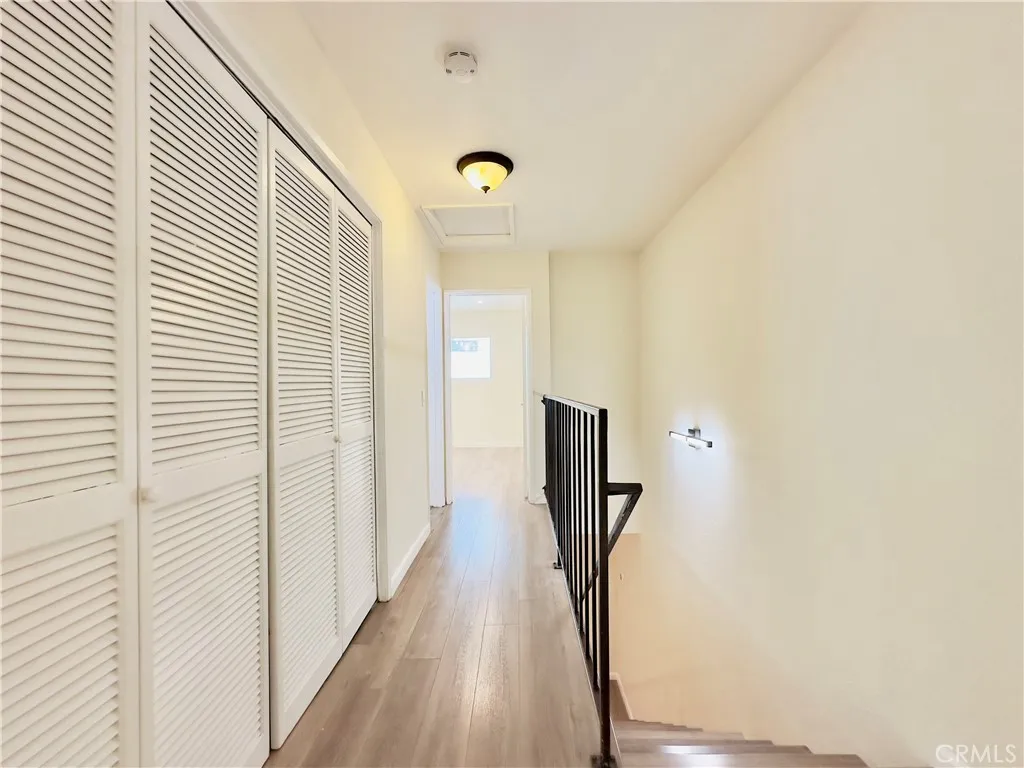 Burbank, California 91501, United States, 2 Bedrooms Bedrooms, ,3 BathroomsBathrooms,Residential,Pending,181473