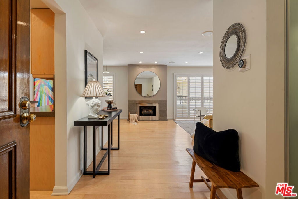 1221 N Kings Road 307