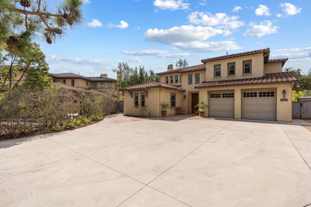 813 Genoa Way