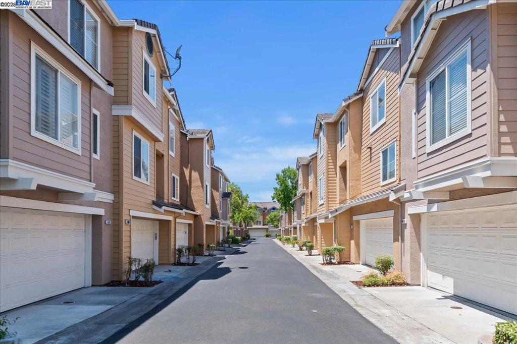 BROOKSIDE - Residential