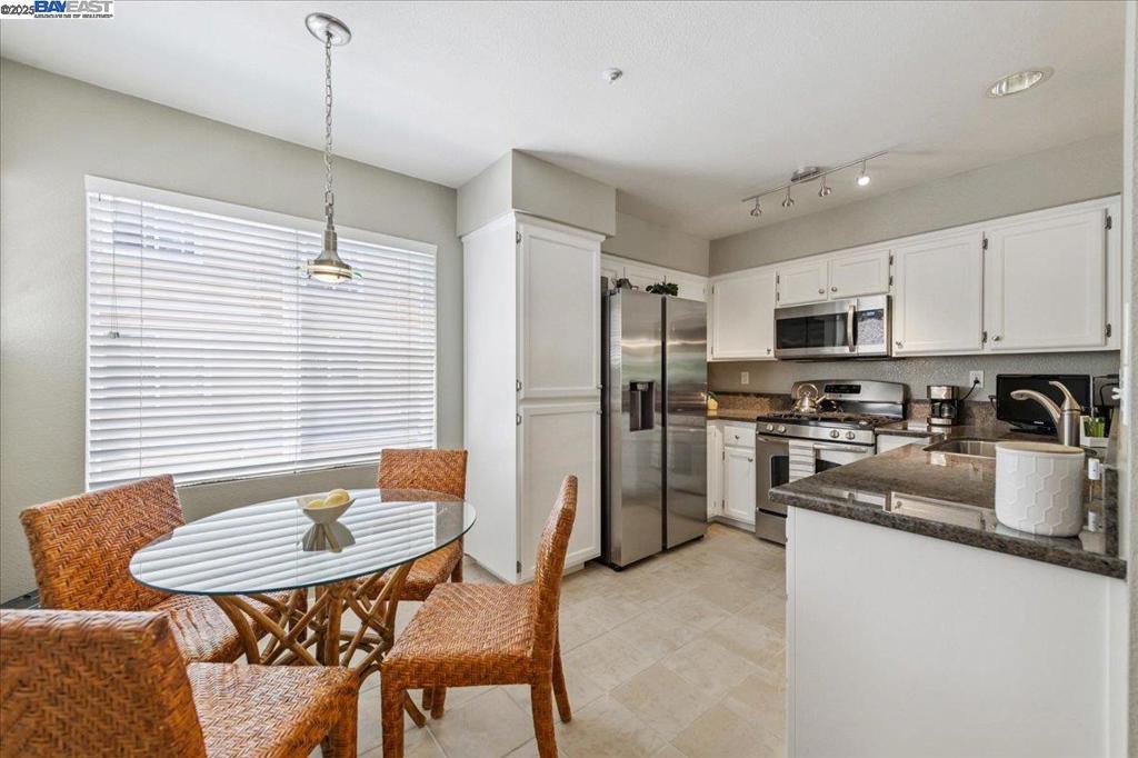 BROOKSIDE - Residential