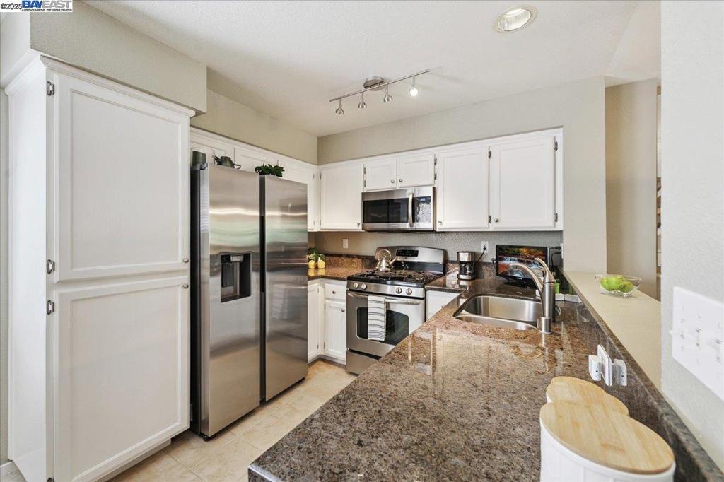 BROOKSIDE - Residential