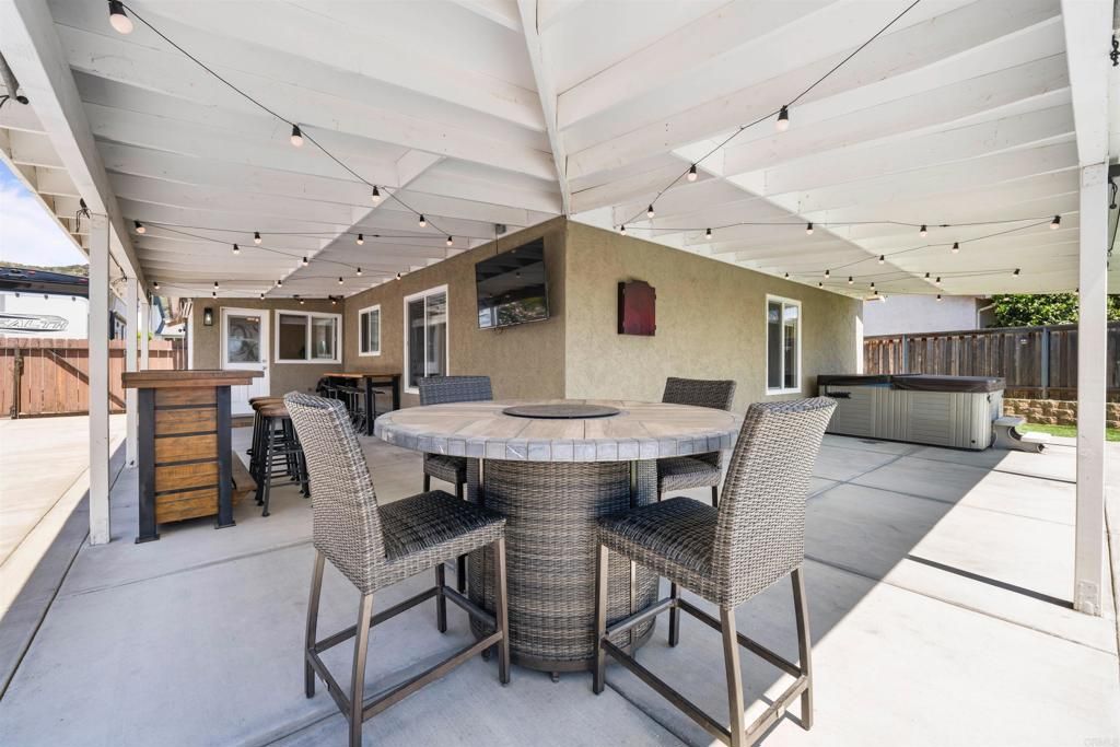 listing image 130728884278458198922