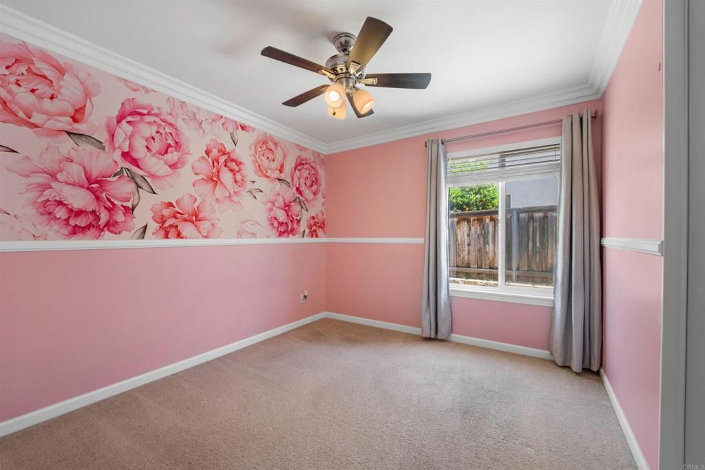 listing image 130725050386375289410