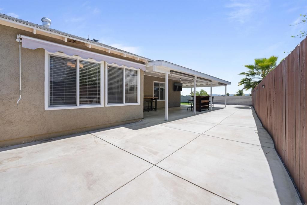 listing image 130728000369830134200