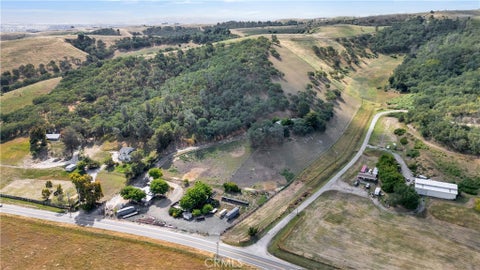 Tiny photo for 5005 E Highway 41, Templeton, CA 93465 (MLS # NS26101057)