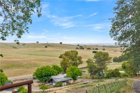 Tiny photo for 5005 E Highway 41, Templeton, CA 93465 (MLS # NS26101057)