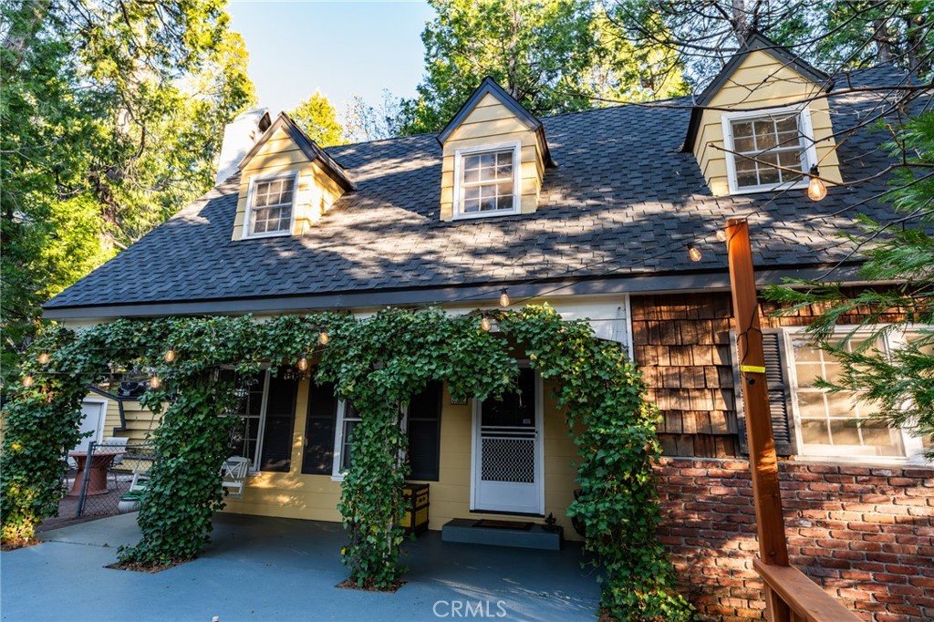 222 Holiday Drive