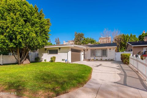 16421 Haynes Street Lake Balboa CA 91406